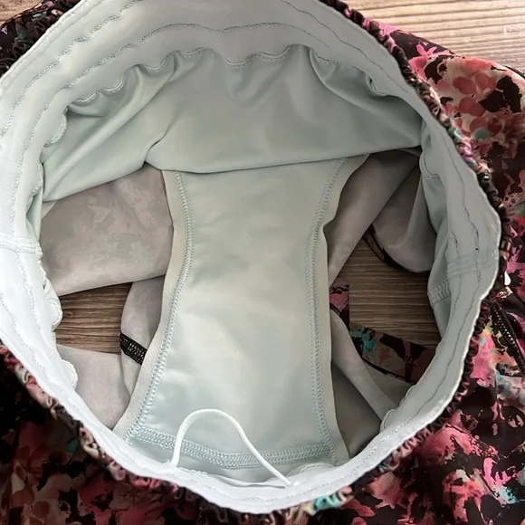 Lululemon Track That Mid-Rise Lined Short 5" Stencil Blossom Red Multi Size 4 - Picture 5 of 8